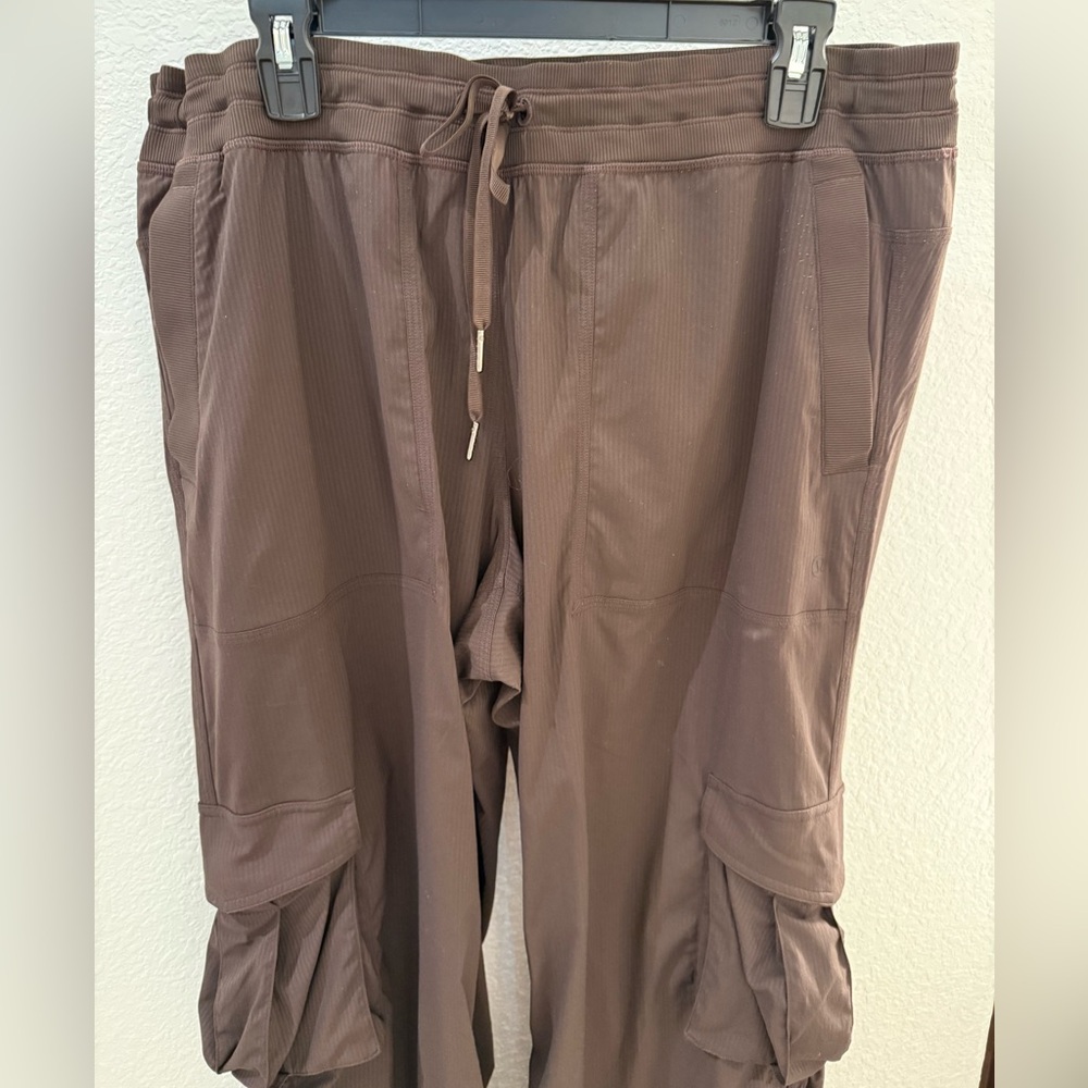 Lululemon Dance Studio Relaxed Fit Midrise Cargo Pant - Picture 9 of 10
